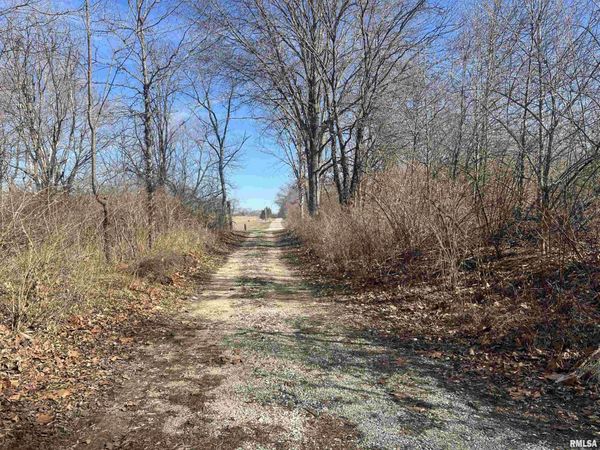 RR E TOOT PLACE Lane, Lewistown, IL 61542