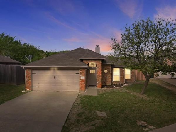 809 Mr Haney Drive, Midlothian, TX 76065