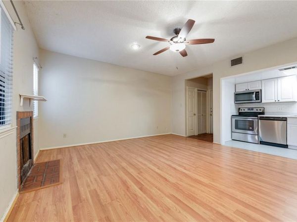 706 W 22nd ST, Unit 202, Austin, TX 78705