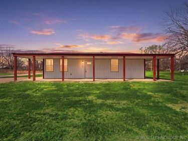 848 S Pine Street, Nowata, OK 74048