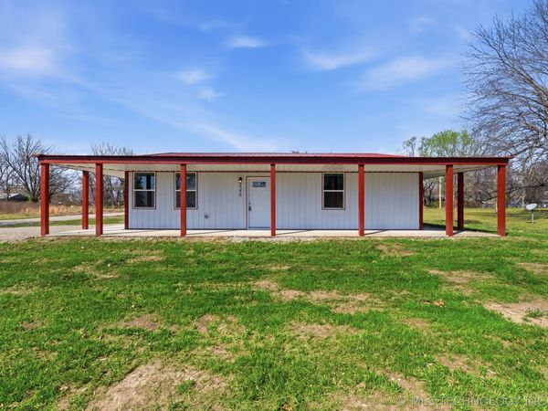 848 S Pine Street , Nowata, OK 74048