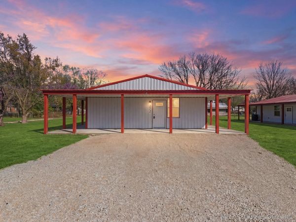 212 W Jackson Avenue, Nowata, OK 74048