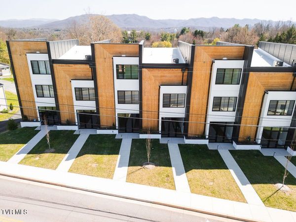 1533 Pactolas Road, Unit 105, Johnson City, TN 37604