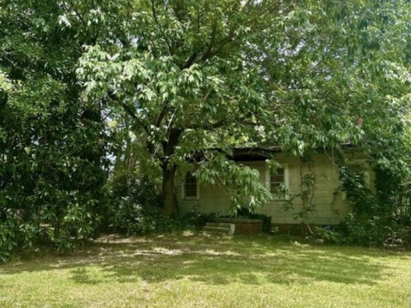 3311 Campbell Drive, Hattiesburg, MS 39401