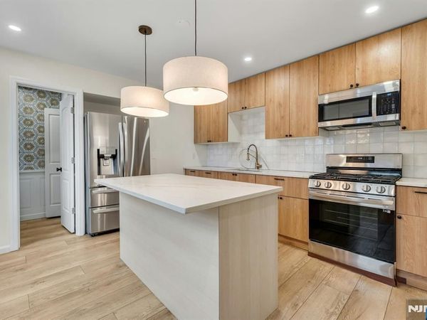 316 Palisade Avenue, BOGOTA, NJ 07603