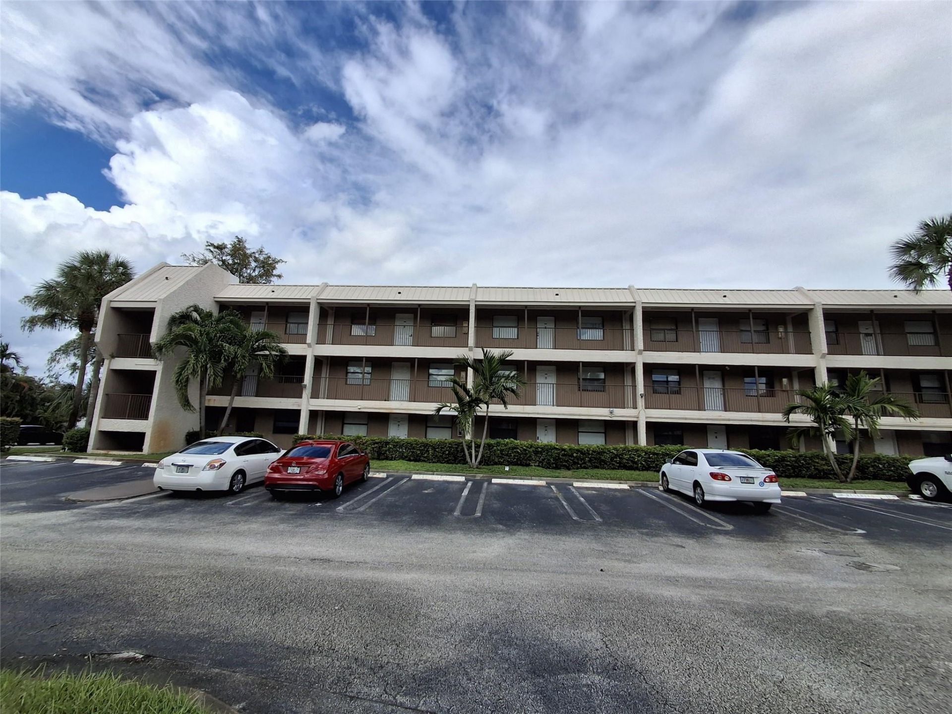 8763 Shadow Wood Boulevard, Unit 202, Coral Springs, FL 33071 Photo
