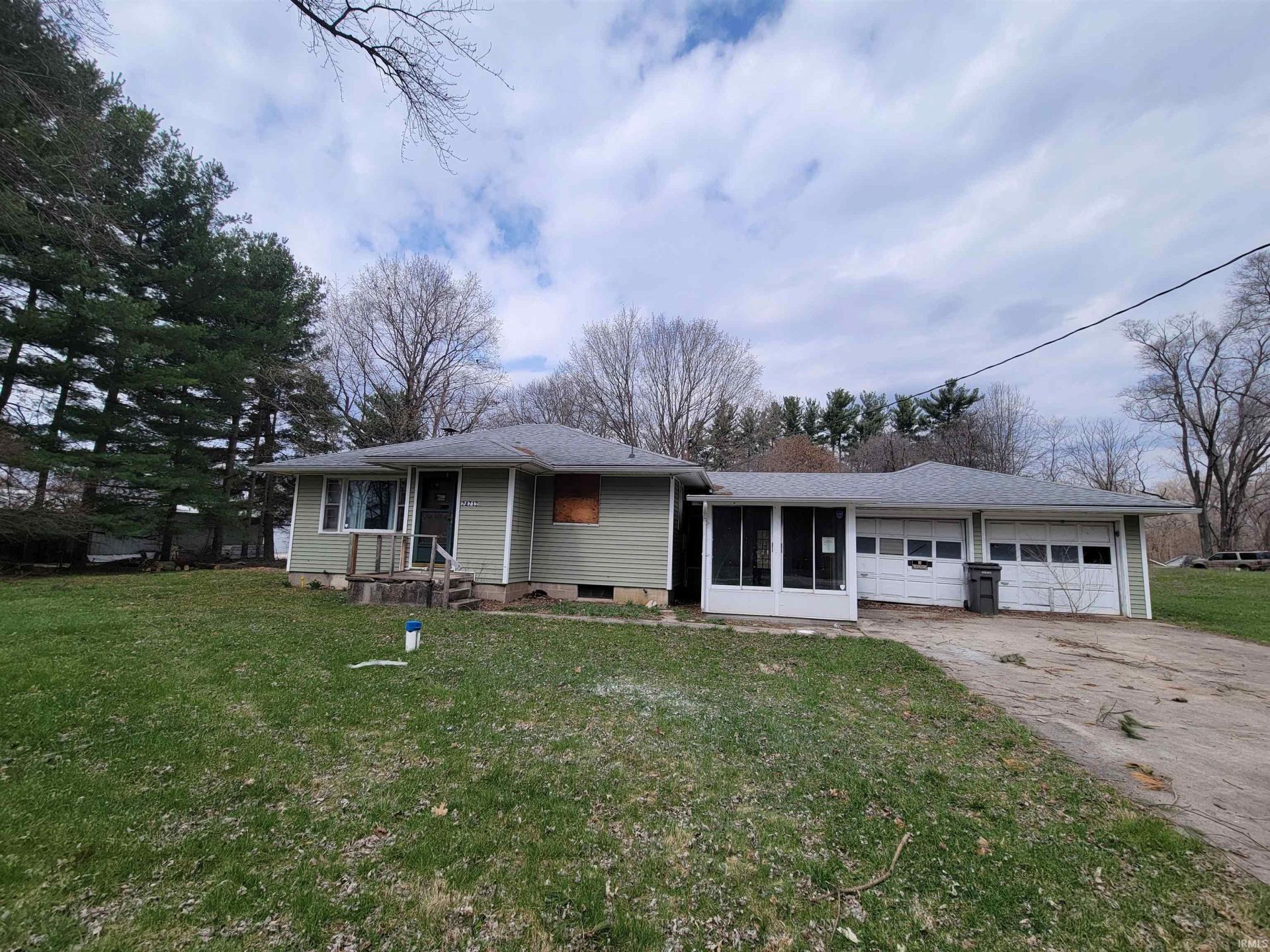 24713 Penwell Avenue, Elkhart, IN 46516 Main Photo