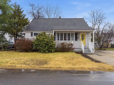 14 Acton Street, Nashua, NH 03060