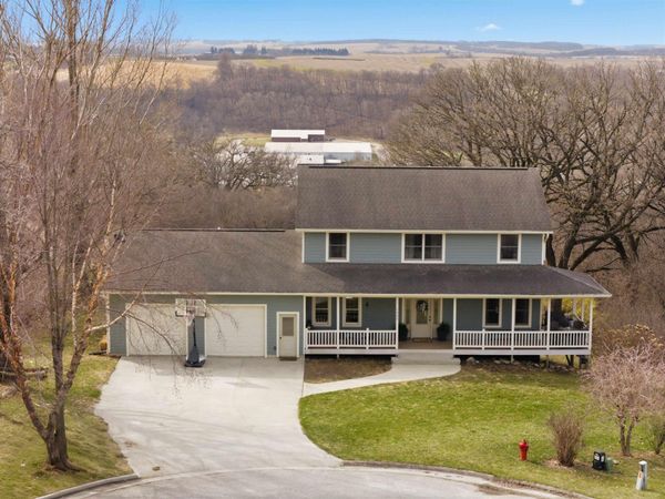 1005 Eileen Court, Decorah, IA 52101