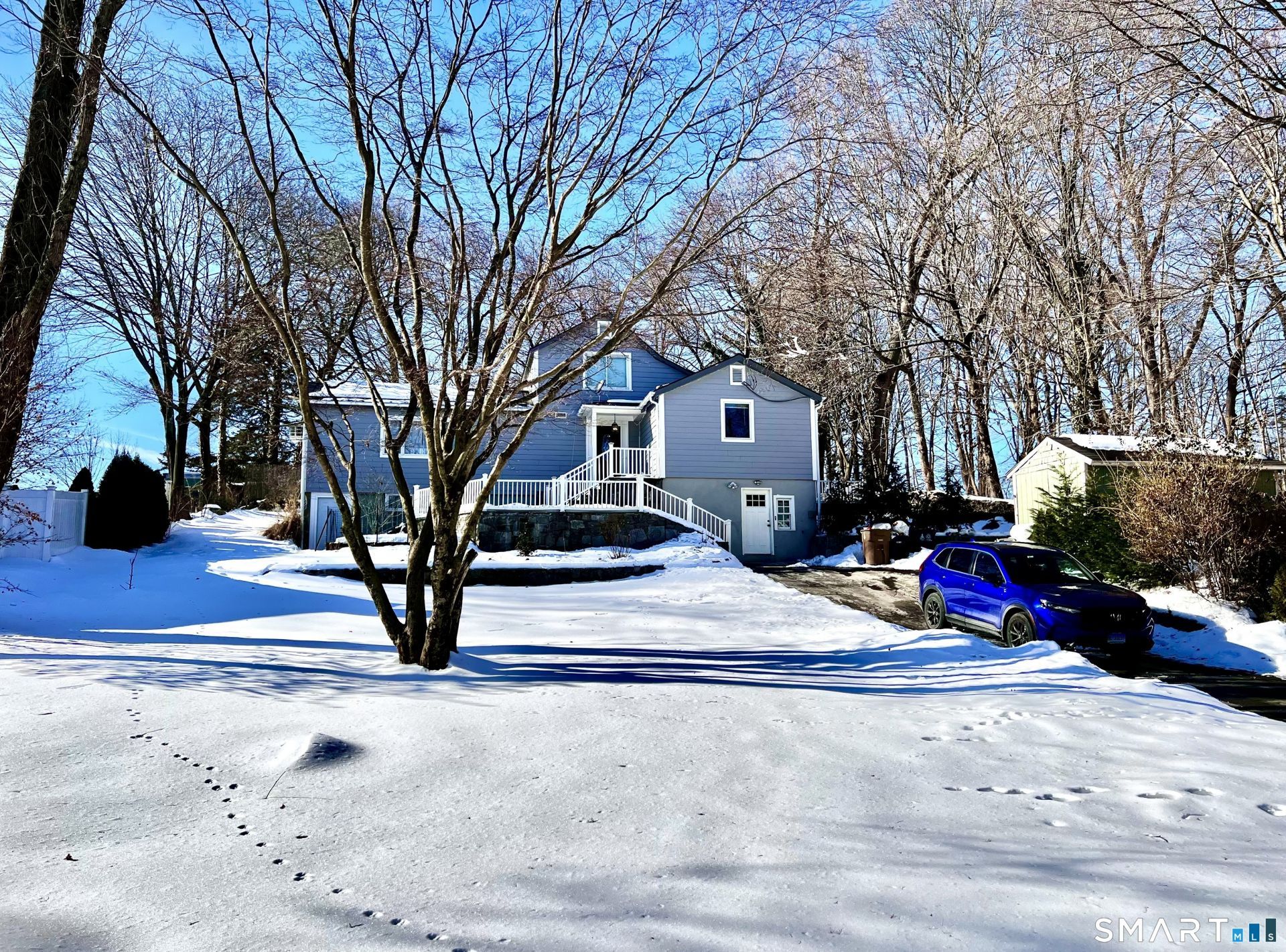 38 Woods End, Stamford, CT 06905 Main Photo