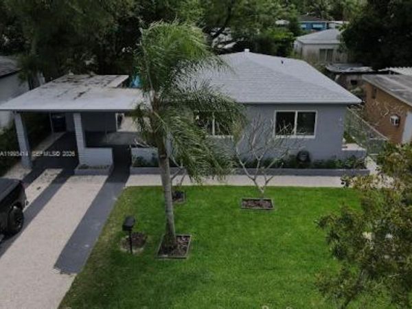 266 NE 162nd St , Miami, FL 33162