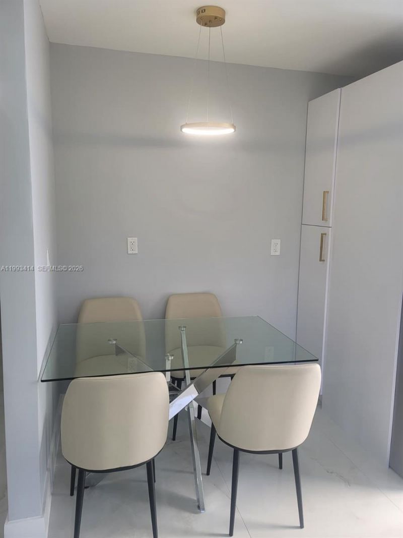 266 NE 162nd St, Miami, FL 33162 Photo