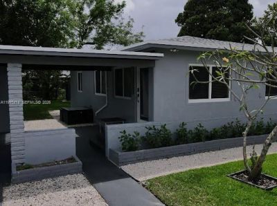 266 NE 162nd St , Miami, FL 33162 Photo