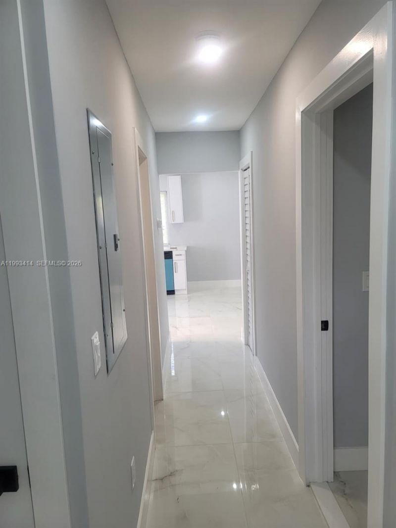 266 NE 162nd St, Miami, FL 33162 Photo