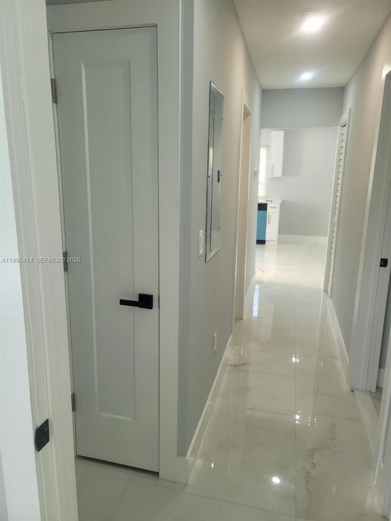 266 NE 162nd St, Miami, FL 33162 Photo