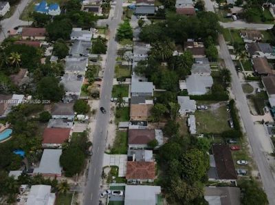 266 NE 162nd St , Miami, FL 33162 Photo