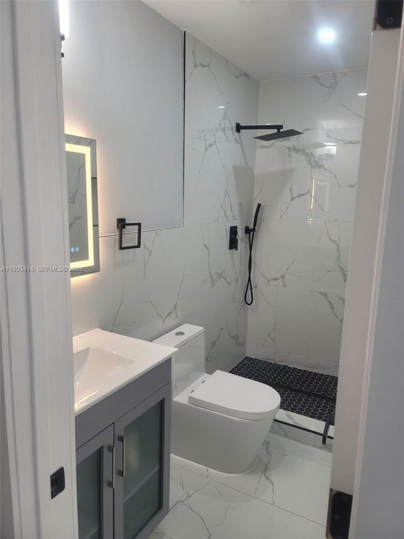 266 NE 162nd St, Miami, FL 33162 Photo