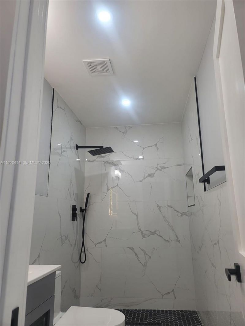 266 NE 162nd St, Miami, FL 33162 Photo