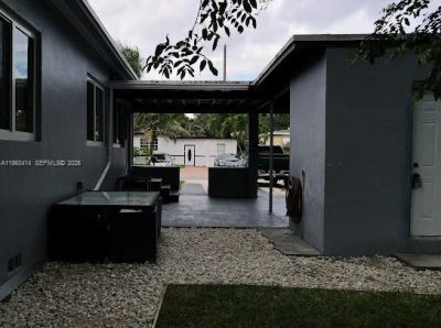 266 NE 162nd St, Miami, FL 33162 Photo