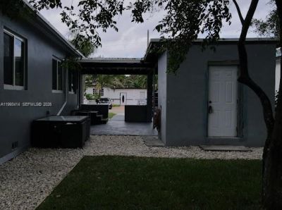 266 NE 162nd St , Miami, FL 33162 Photo