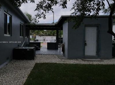 266 NE 162nd St , Miami, FL 33162 Photo