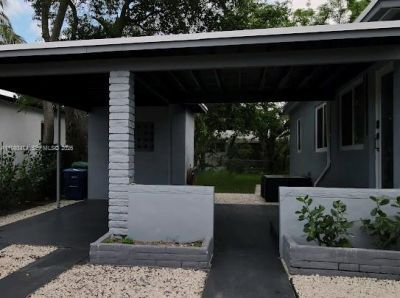 266 NE 162nd St , Miami, FL 33162 Photo