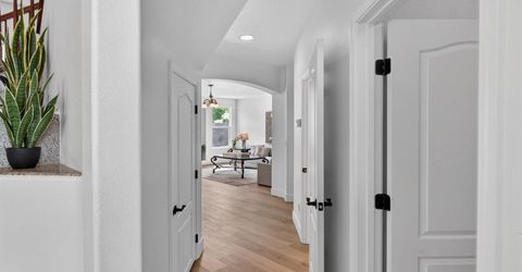 9475 Winding River Way, Elk Grove, CA 95624 Photo