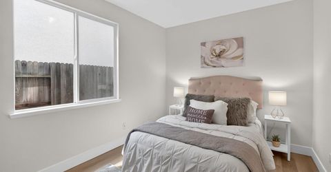 9475 Winding River Way, Elk Grove, CA 95624 Photo