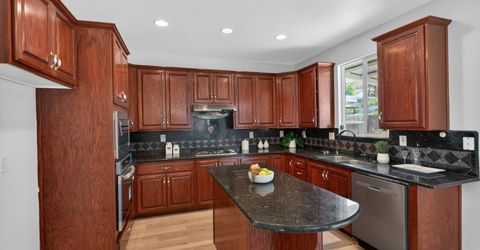 9475 Winding River Way, Elk Grove, CA 95624 Photo