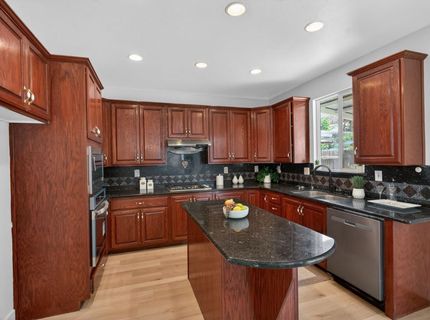 9475 Winding River Way, Elk Grove, CA 95624 Photo