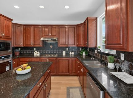 9475 Winding River Way, Elk Grove, CA 95624 Photo