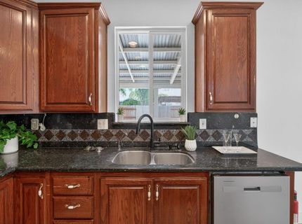 9475 Winding River Way, Elk Grove, CA 95624 Photo