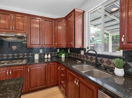 9475 Winding River Way, Elk Grove, CA 95624 Photo