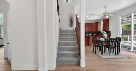 9475 Winding River Way, Elk Grove, CA 95624 Photo