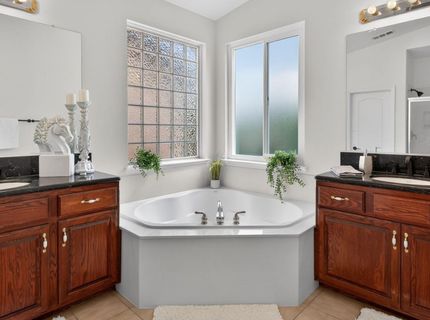 9475 Winding River Way, Elk Grove, CA 95624 Photo