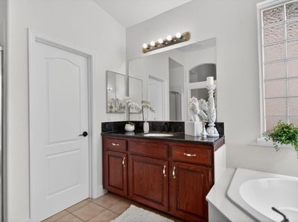 9475 Winding River Way, Elk Grove, CA 95624 Photo