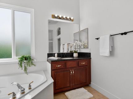 9475 Winding River Way, Elk Grove, CA 95624 Photo