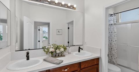 9475 Winding River Way, Elk Grove, CA 95624 Photo