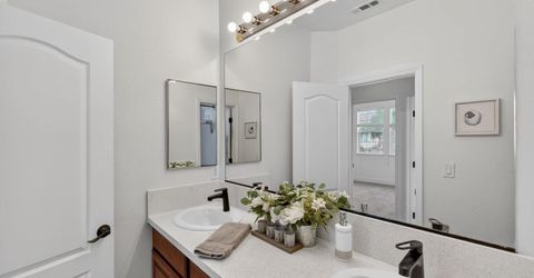 9475 Winding River Way, Elk Grove, CA 95624 Photo