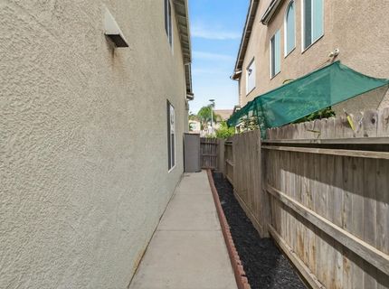 9475 Winding River Way, Elk Grove, CA 95624 Photo
