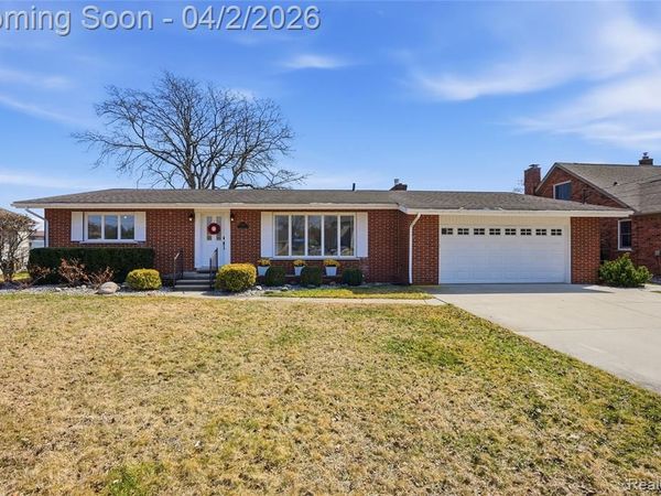 49750 Nautical Drive , Chesterfield Twp, MI 48047