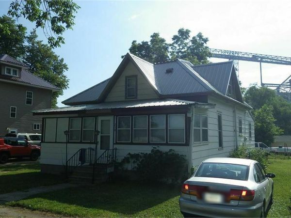 210 N 4TH AVE, Nemaha, IA 50567