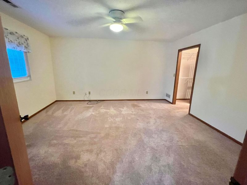 2465 Meadow Glade Drive, Unit 26, Hilliard, OH 43026 Photo 10