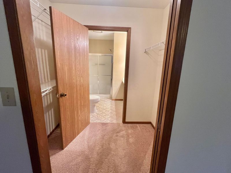 2465 Meadow Glade Drive, Unit 26, Hilliard, OH 43026 Photo 11