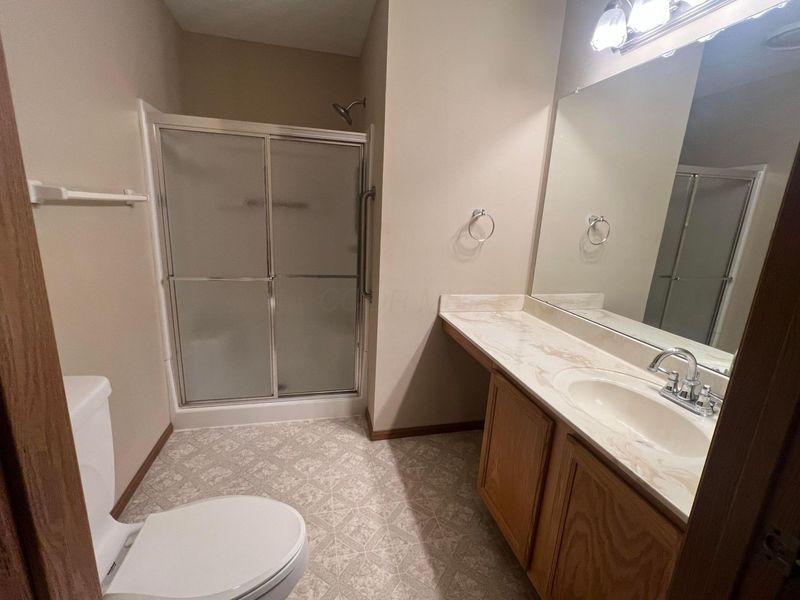 2465 Meadow Glade Drive, Unit 26, Hilliard, OH 43026 Photo 12