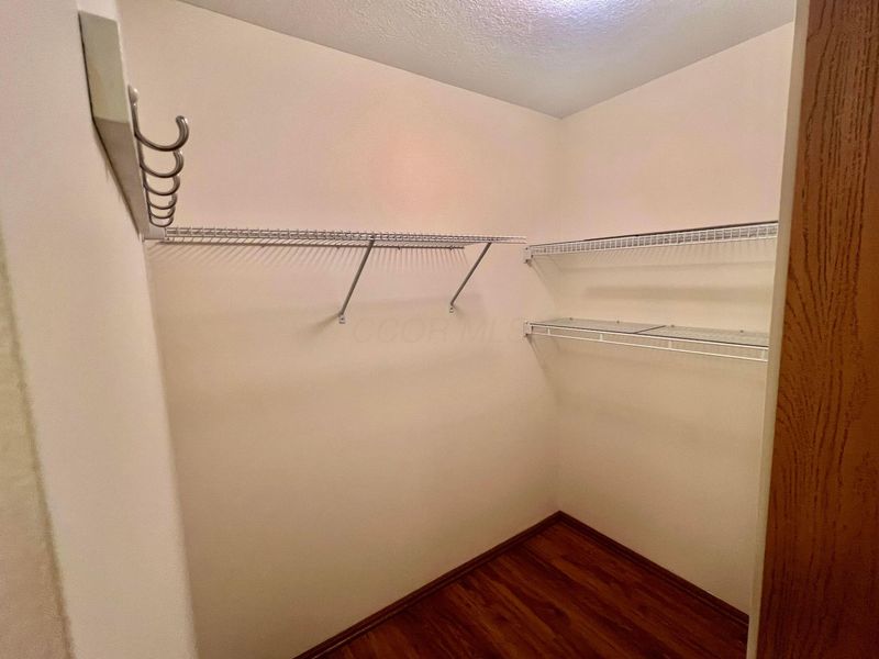 2465 Meadow Glade Drive, Unit 26, Hilliard, OH 43026 Photo 15