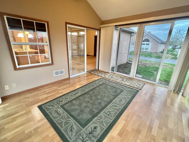 2465 Meadow Glade Drive, Unit 26, Hilliard, OH 43026 Photo 17