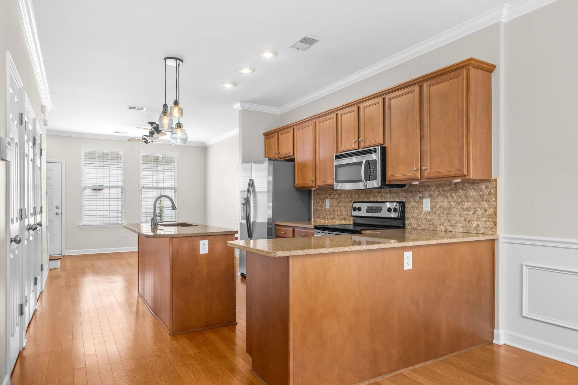 3560 Alexandria Ave. Photo 10