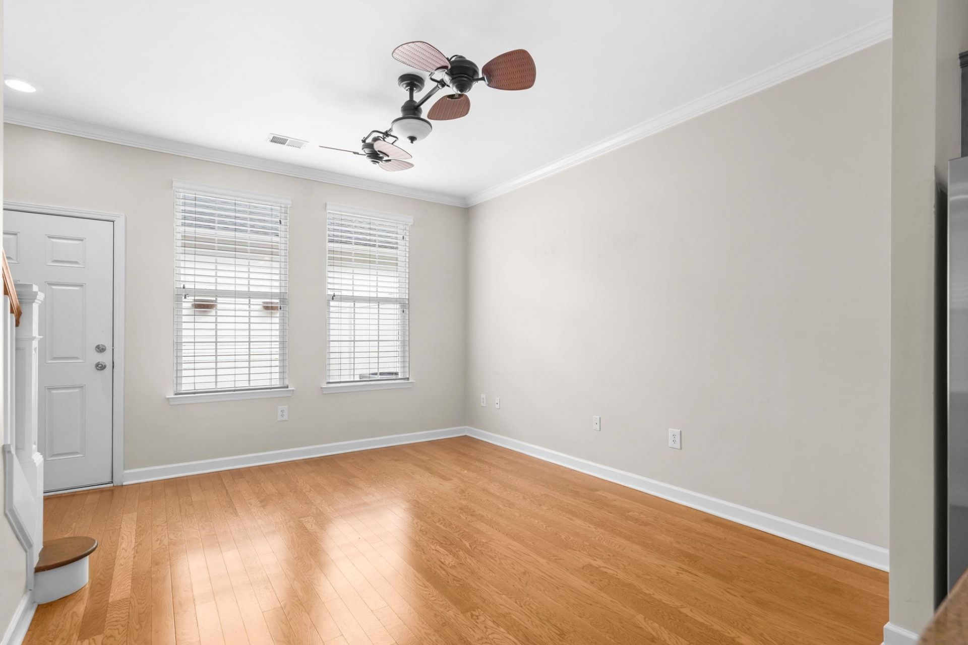 3560 Alexandria Ave. Photo 11