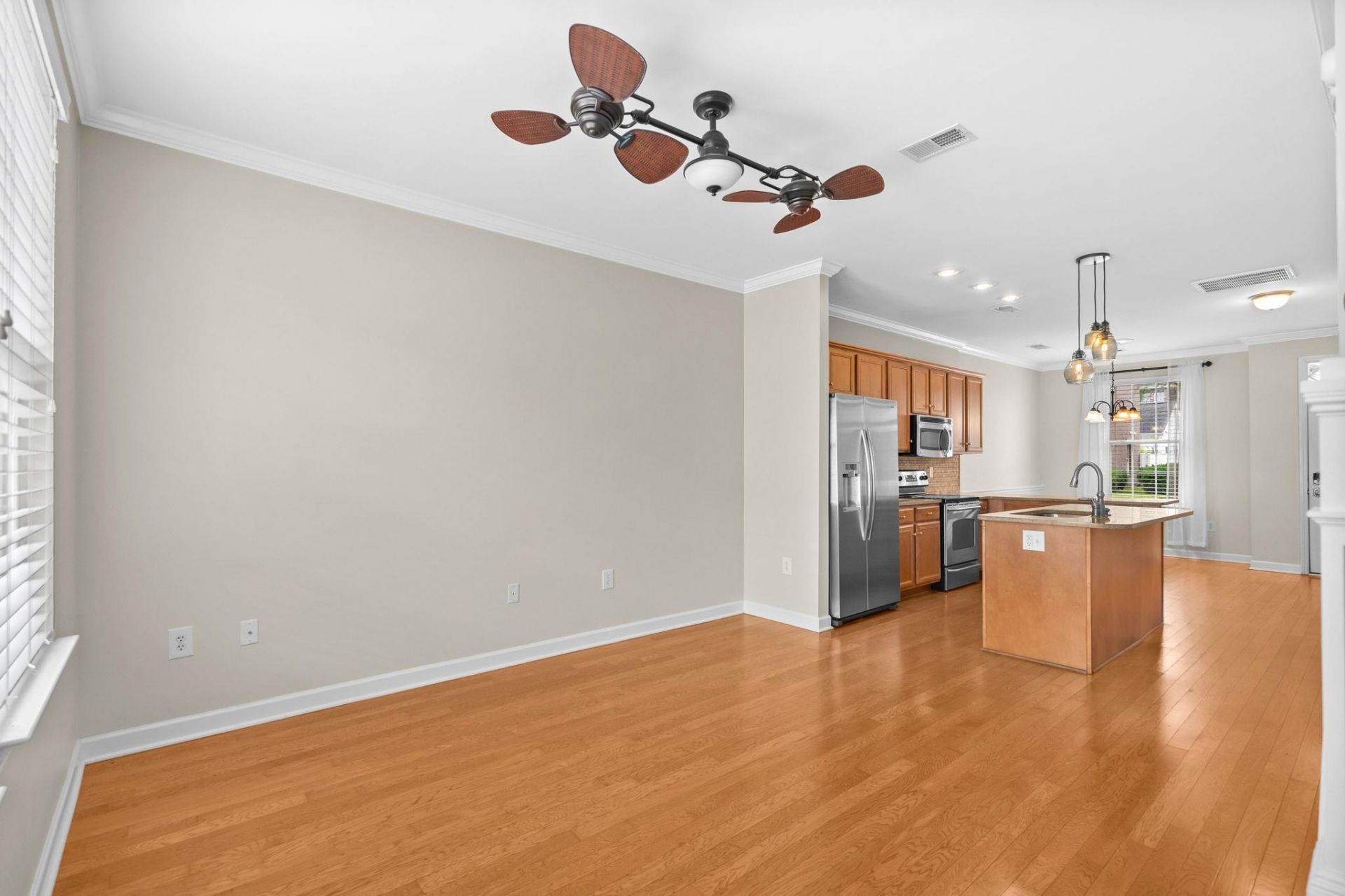 3560 Alexandria Ave. Photo 15
